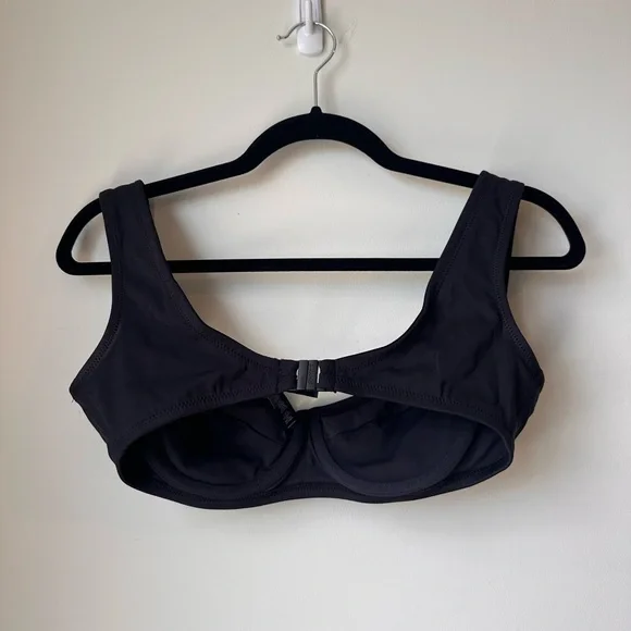 SKIMS Shaping Swim Unlined Underwire Bikini Top in Onyx size Small - Picture 9 of 15